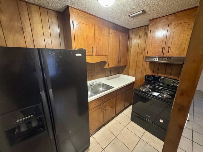 Building Photo - Duplex for rent in Dothan, AL. This 1 bedroom, 1 bath is approved for Section 8 and appliances in...