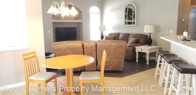 Foto del edificio - 3 br, 2 bath House - 8436 Rockwell Avenue ...