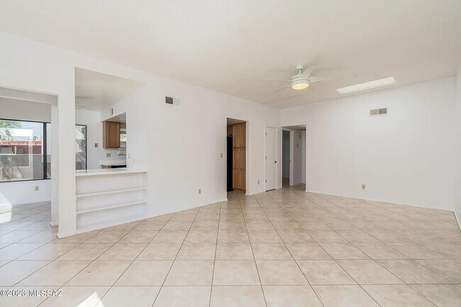 Foto del edificio - 4461 E Bullrush Ln