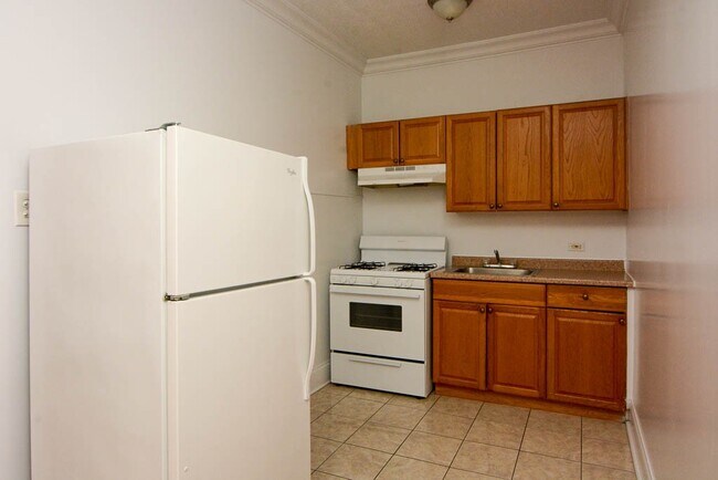 Foto del edificio - 2704 N Sawyer Ave