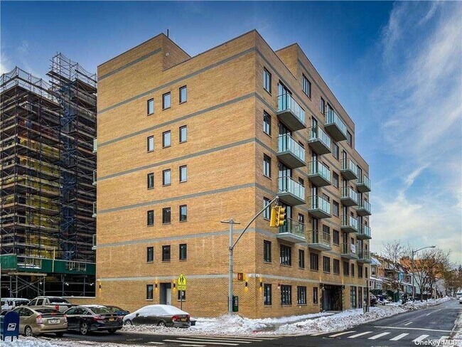 Foto del edificio - 88-56-88162 162nd St