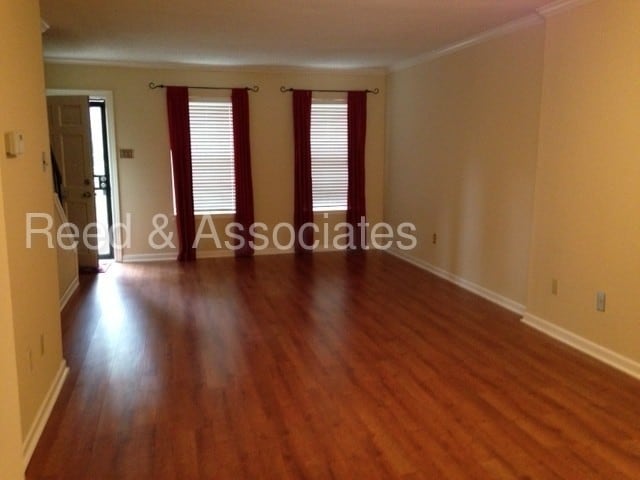 Building Photo - Updated Midtown Condo Near Cooper Young!!!
