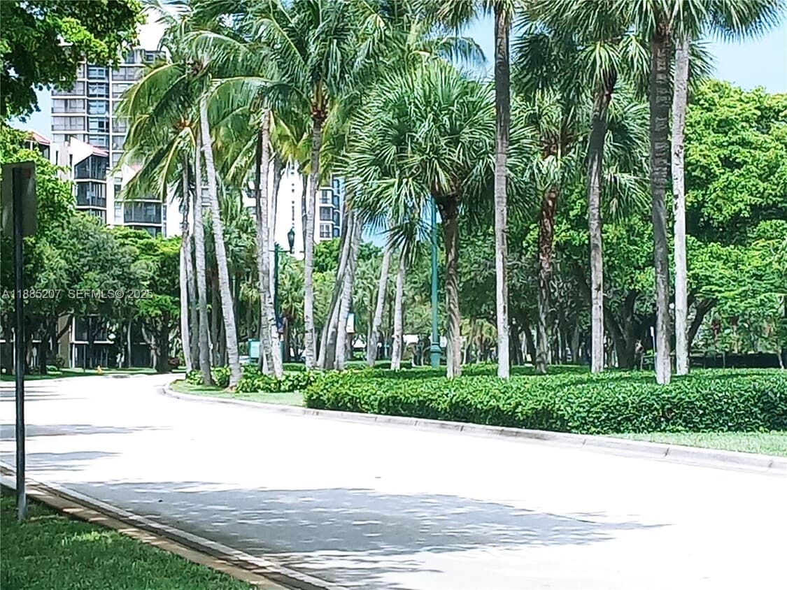 Building Photo - 20400 W Country Club Dr