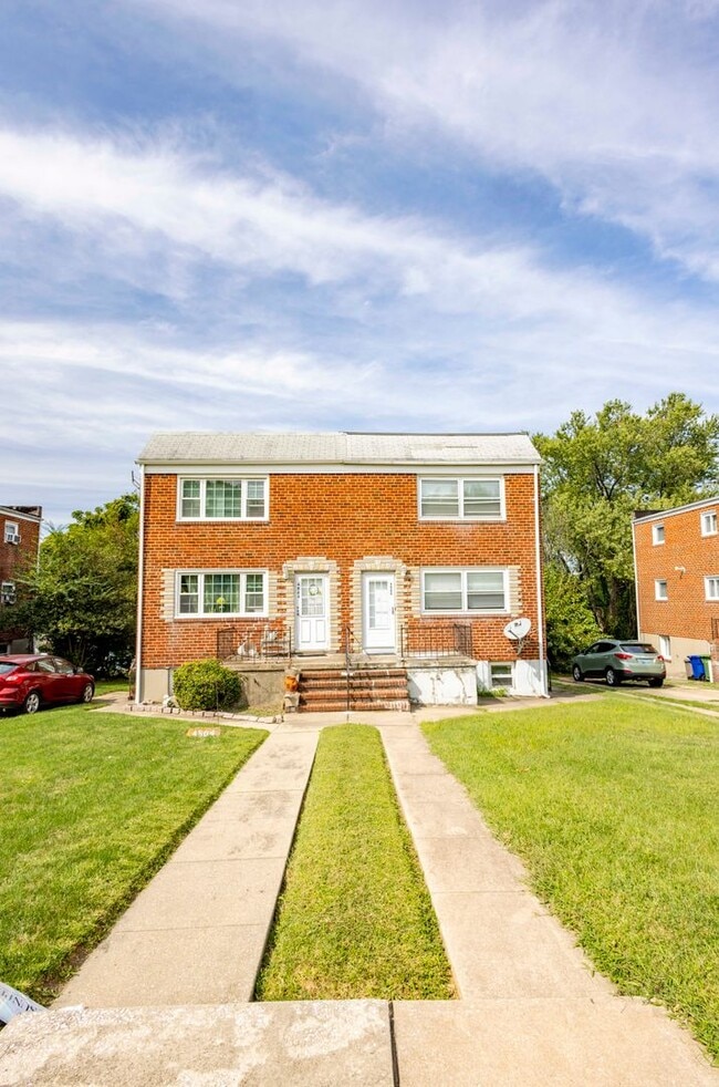Building Photo - 4806 Sipple Ave