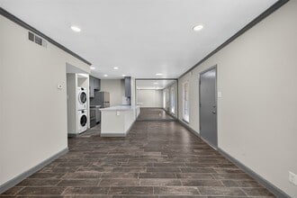 Building Photo - 8931 Gaylord Dr