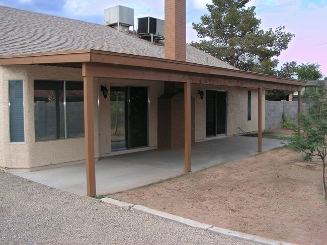 Building Photo - 6725 W Brown St