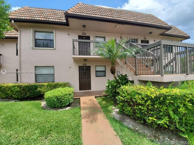 Foto del edificio - 932 NW 106th Terrace