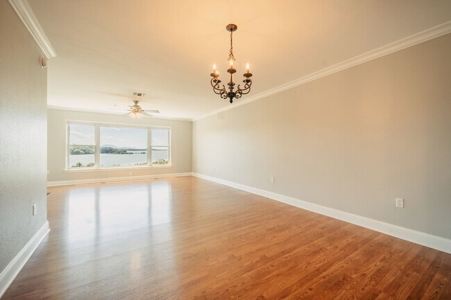 Foto del edificio - Fall special - Harbor Crest condo for rent