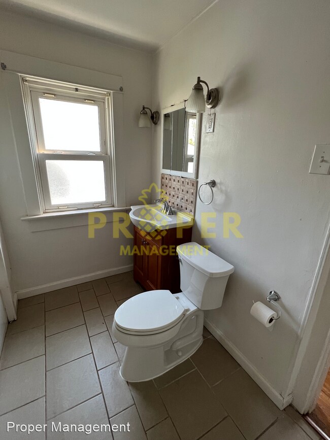 Building Photo - 3 br, 1 bath House - 29 E Shadyside Dr