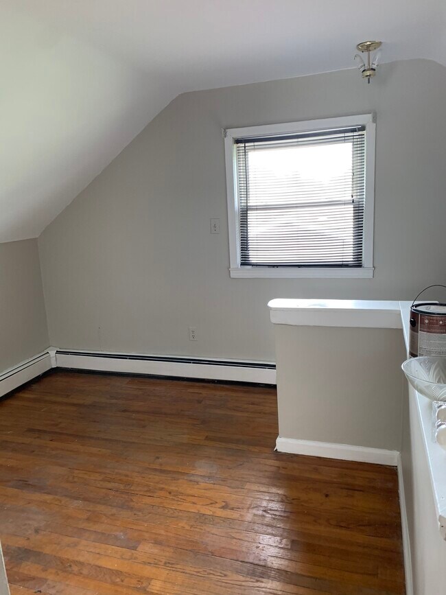 Habitación 1 del piso superior - 2528 S Annabelle St