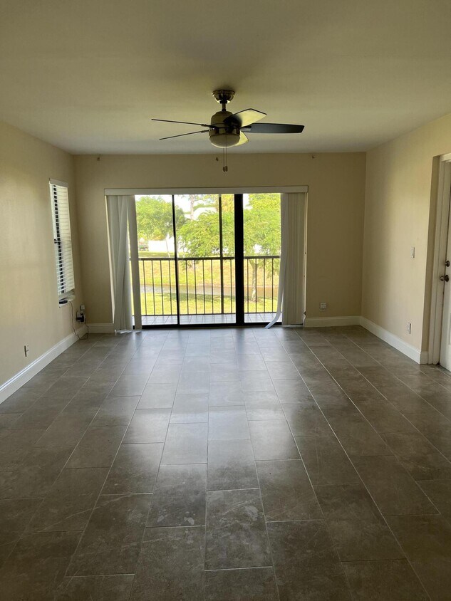 3676 Alder Dr Unit G2, West Palm Beach, FL 33417 Condo for Rent in