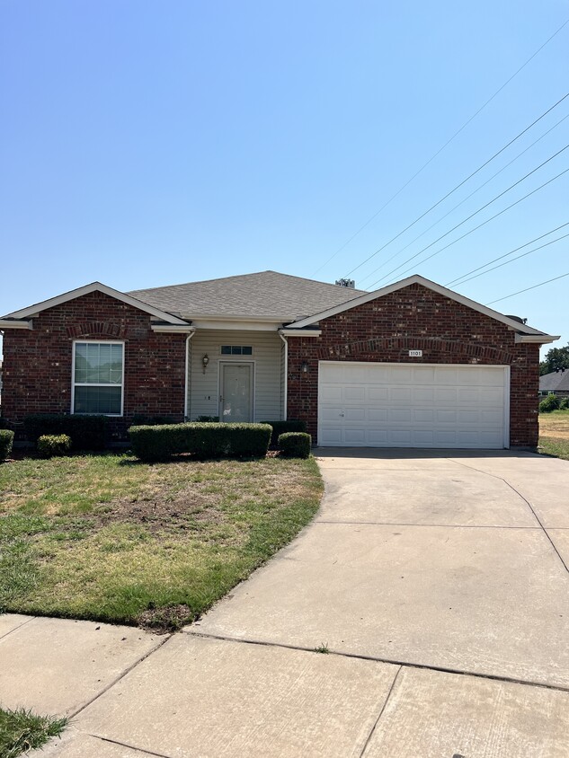 Foto principal - 1101 Roundhouse Dr