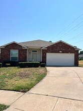 Building Photo - 1101 Roundhouse Dr