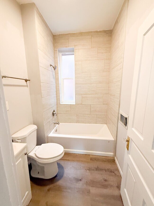 Foto del edificio - Modern 2 bed/1 bath apartment right off trendy Cherokee Street!