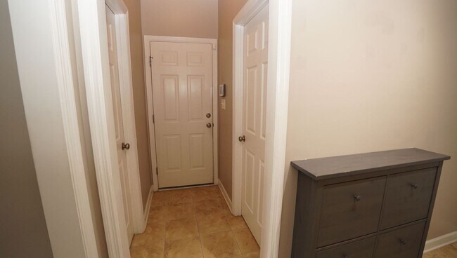 Building Photo - 147 Moonstone Ct