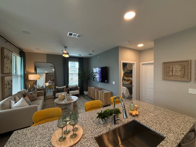 Foto del edificio - 502 Commercial Lp