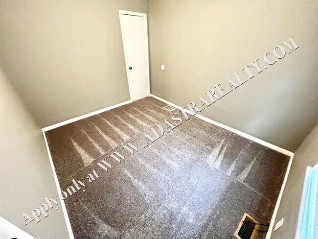 Building Photo - Large 3 bedroom 2 bathroom home in Waldo -...