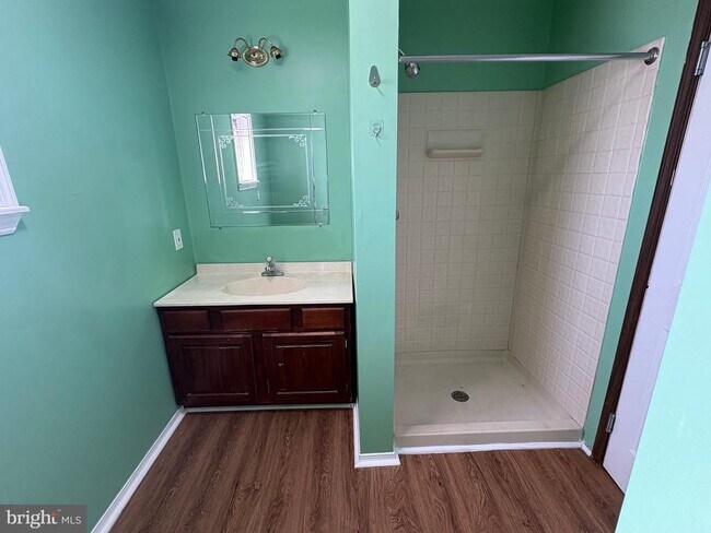 Foto del edificio - 2715 Hammonds Ferry Rd