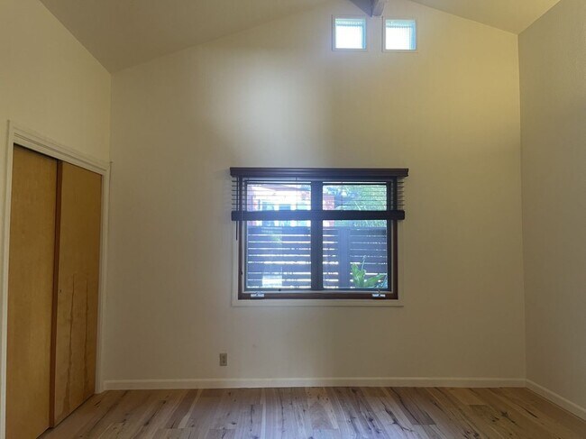 Foto del edificio - 763 S Los Robles Ave