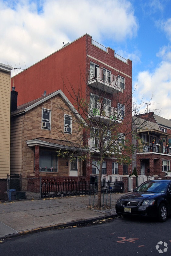 Building Photo - 30-22 32nd St