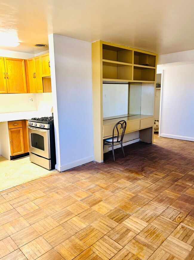 Foto del edificio - 1577 N Colonial Terrace