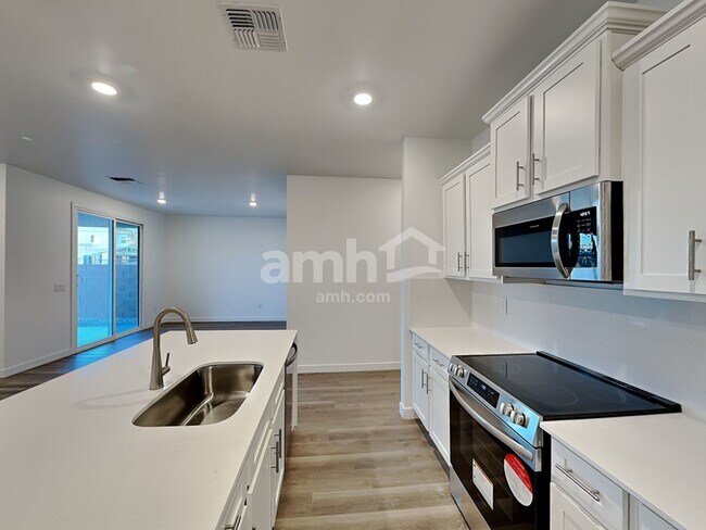 Building Photo - 14155 N Luckett Rd
