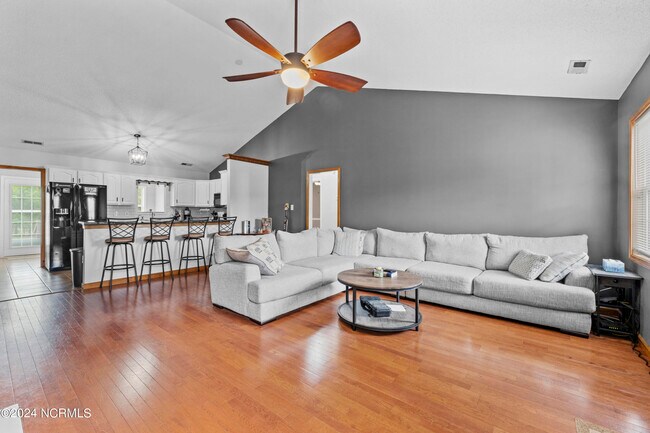 Building Photo - 212 Quail Creek Ct