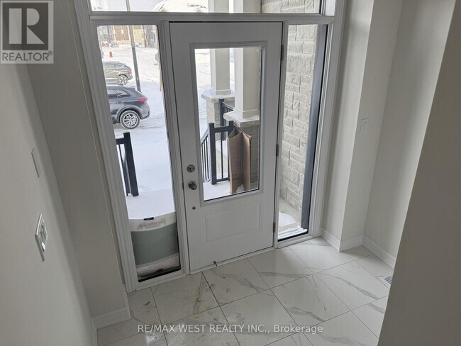 Building Photo - 111 Watts Mews