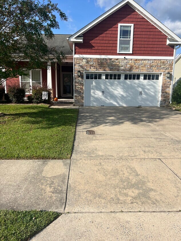 Primary Photo - 4021 Bluebill Dr