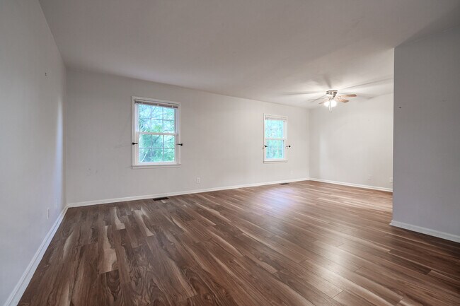 Building Photo - 23 Rye Ct