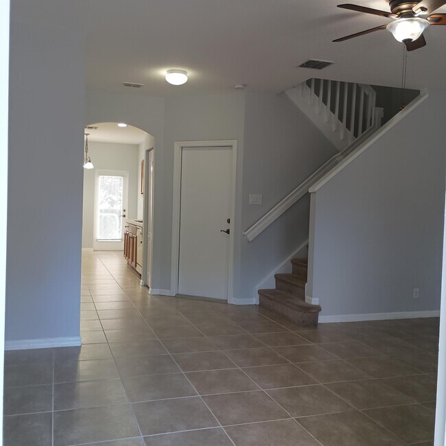 Foto del edificio - 2410 SE Santos Dr