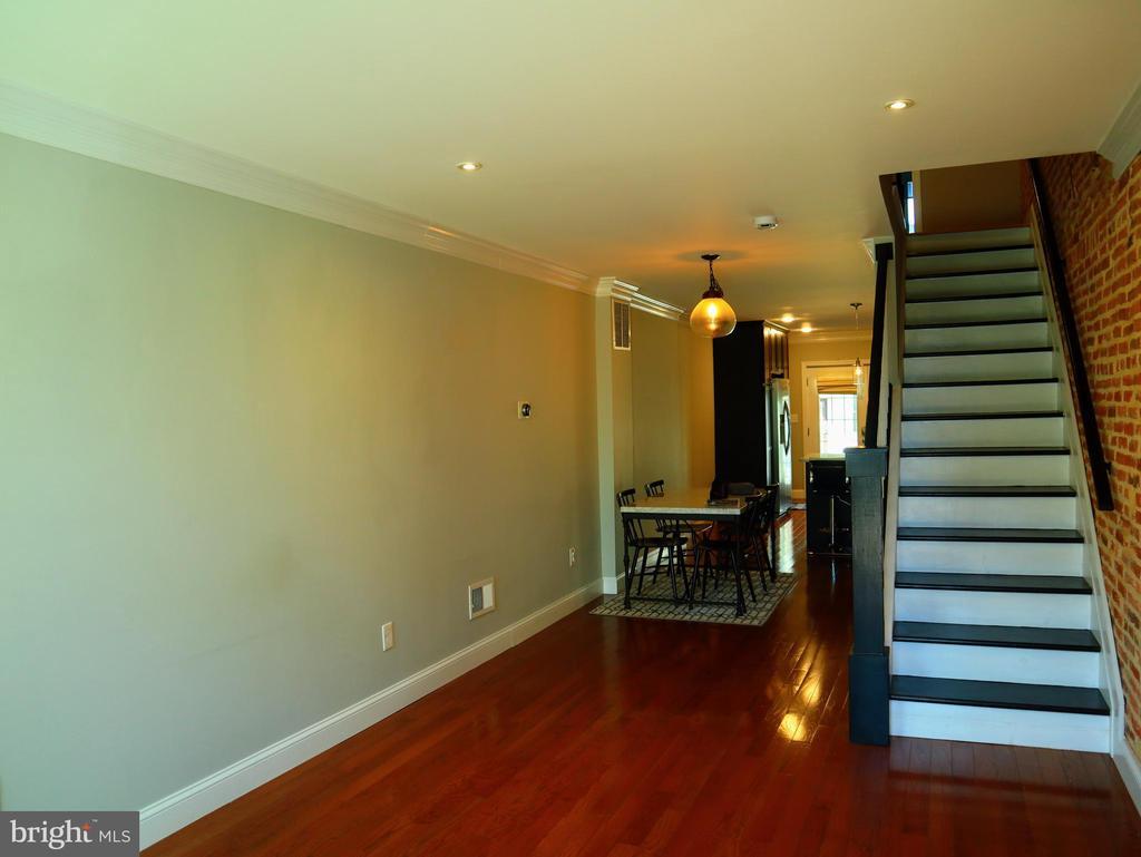 Foto principal - 926 S Curley St