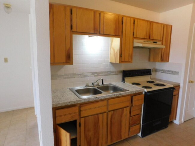 Foto del edificio - 1107-1109 Lutheran Church Rd