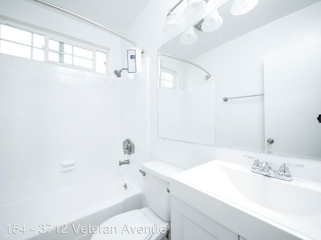 Foto del edificio - 1 br, 1 bath Apartment - 3712 Veteran Avenue