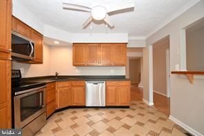 Building Photo - 16 Oak Crest Ct