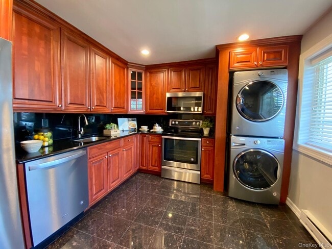 Foto del edificio - 1314 Smithtown Ave