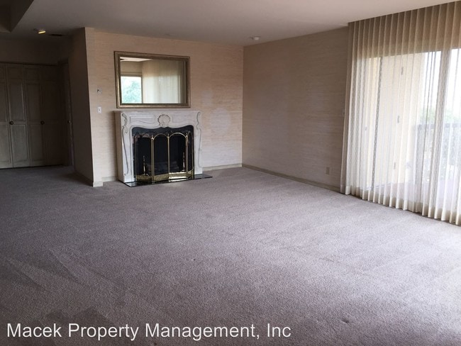 Building Photo - 2 br, 2 bath House - 405 Park Drive North #6D