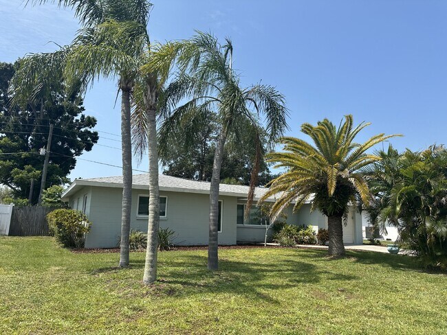 Foto del edificio - Charming 2 Bed, 2 Bath Home in Venice, FL ...