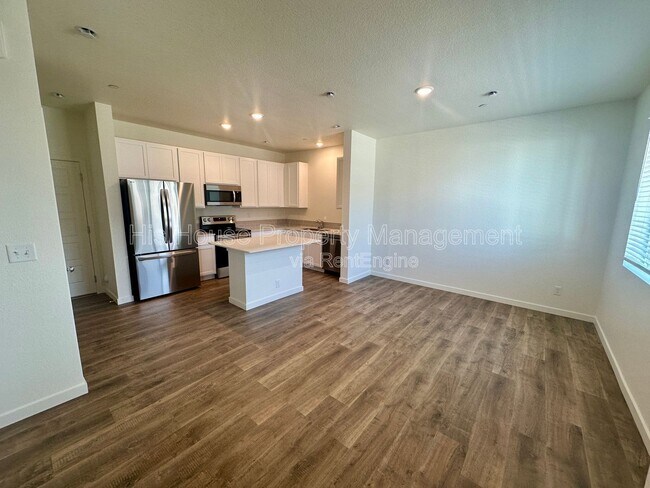 Building Photo - 3904 Pinnacles Ct