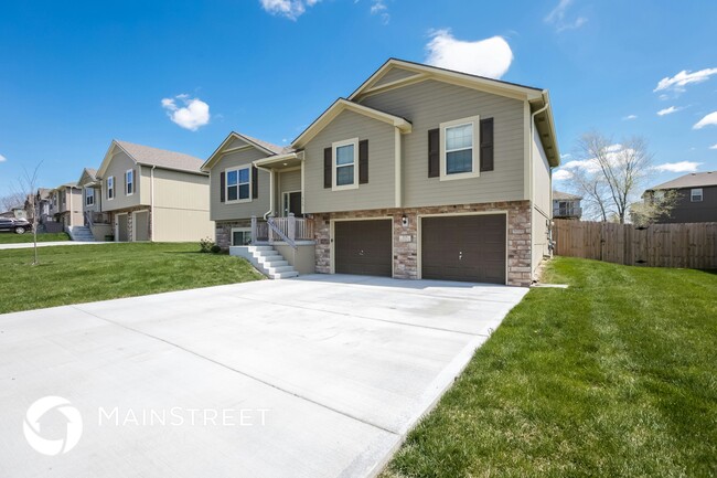 Building Photo - 515 Emerson Dr