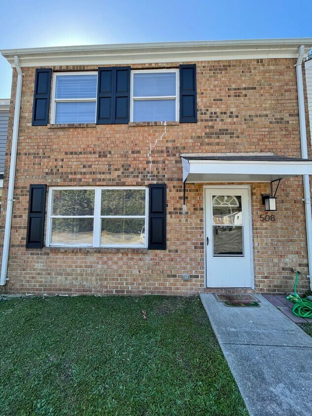 Foto principal - 3 bedroom 2.5 bathrooms