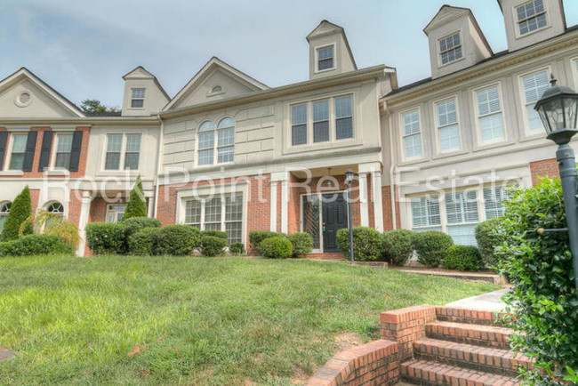 Building Photo - 7440 Hamilton Run Dr