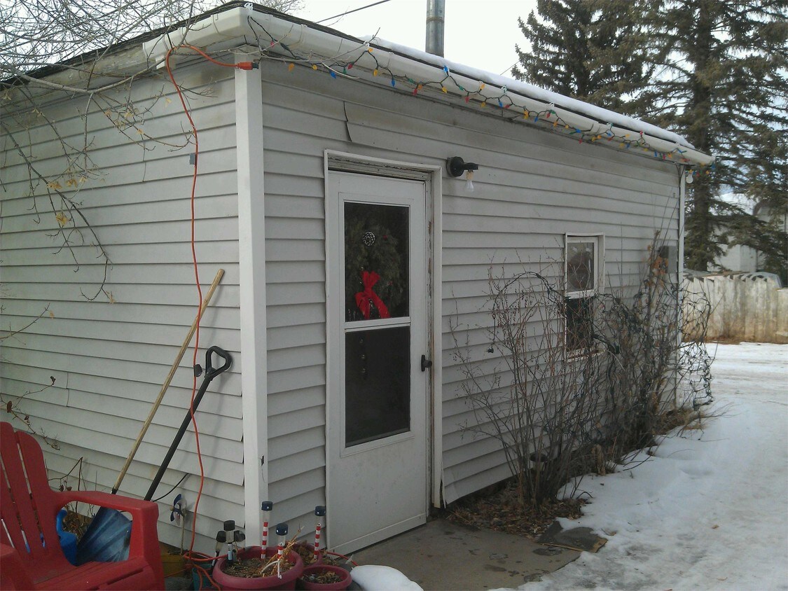 Primary Photo - 1207 E Canby St