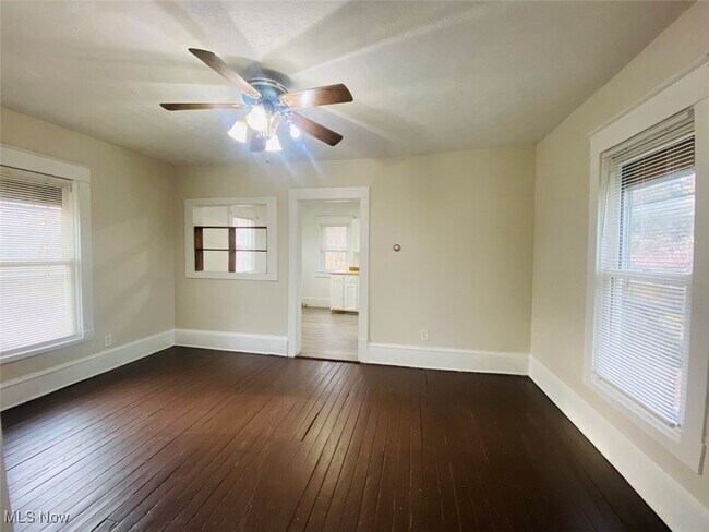 Foto del edificio - 1246 Edison Ave