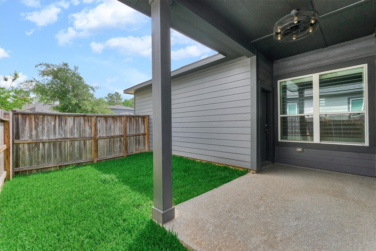 Building Photo - 222 Thistle Dr