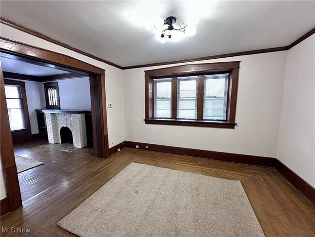 Building Photo - 349 Cloverdale Ave