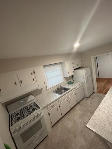 Foto del edificio - 10402 Royal Rd