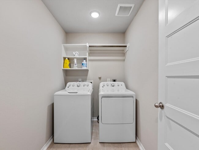 Building Photo - 2901 Yaupon Grove Ln