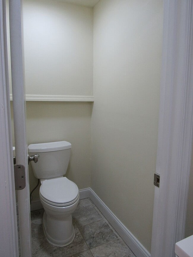 Building Photo - 2621 Sigmona St