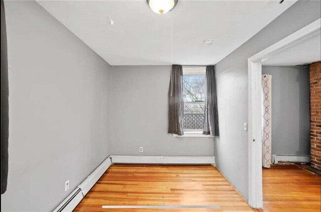 Building Photo - 118 Bernon St